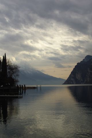 Garda Lake iPhone Wallpaper