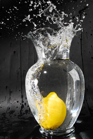 Lemon Splash iPhone Wallpaper