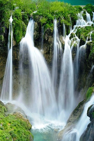 Waterfalls(2) iPhone Wallpaper